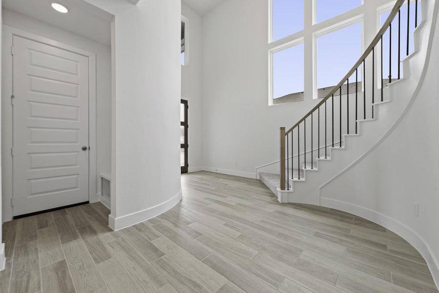 Spacious, unfurnished interior of a new home in ARTAVIA®, Conroe (Image 14).