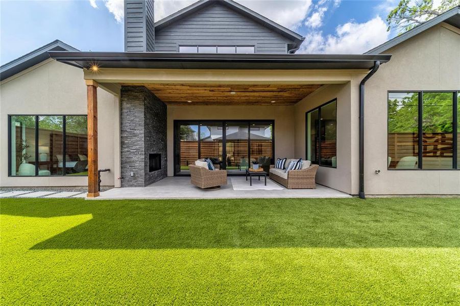 Exterior details and patio area of a home in , Farmers Branch (Image 21).