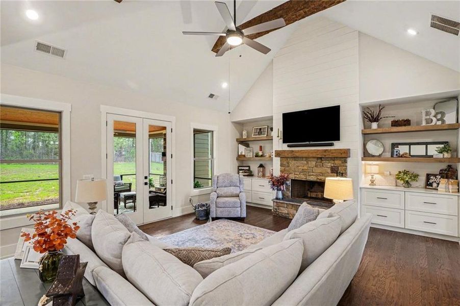 Furnished interior view inside a new home in , Williamson (Image 13).