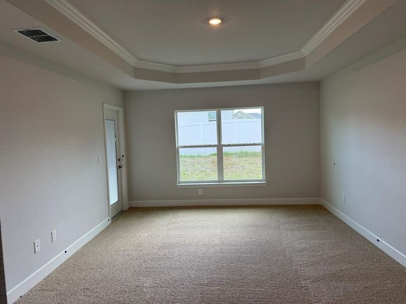 Spacious, unfurnished interior of a new home in St. James Park, Ocala (Image 10).