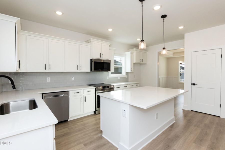 Kitchen 03