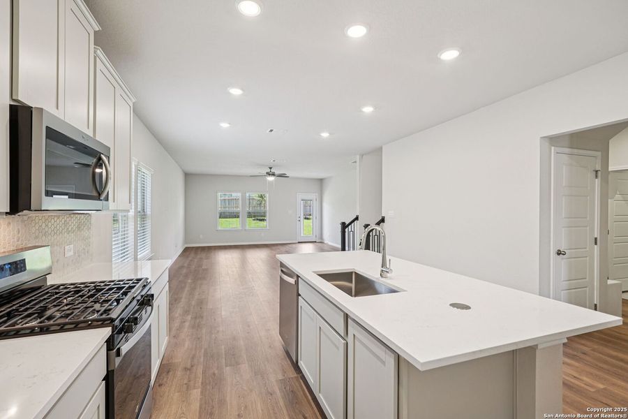 Furnished interior view inside a new home in Comanche Ridge, San Antonio (Image 14). Furnished interior view inside a new home in Comanche Ridge, San Antonio (Image 14).