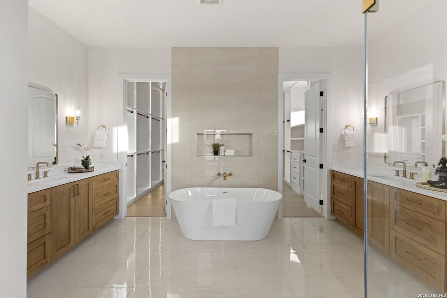 Furnished interior view inside a new home in , Boerne (Image 14).