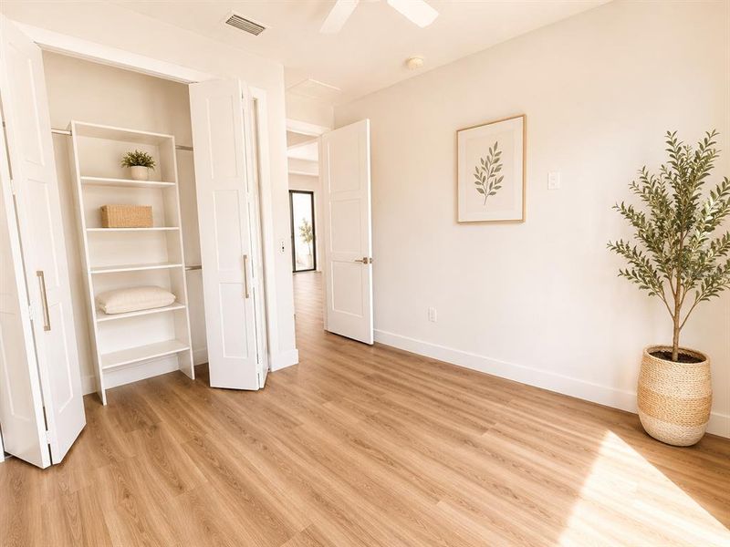 Spacious, unfurnished interior of a new home in , Port Charlotte (Image 5).