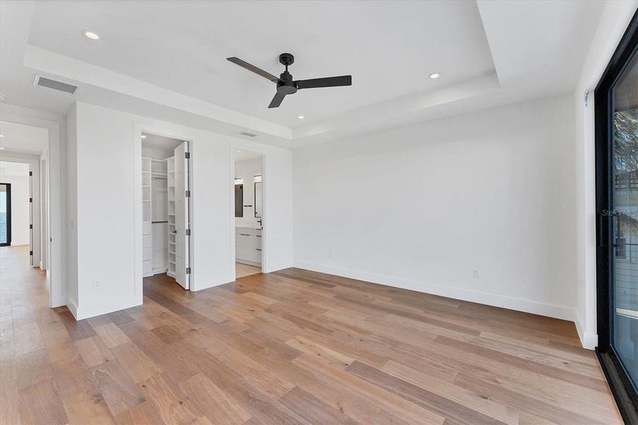 Spacious, unfurnished interior of a new home in , Nokomis (Image 18).