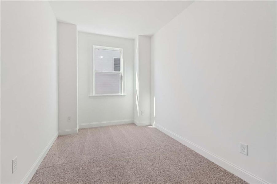 Spacious, unfurnished interior of a new home in East Harbor II at Chestatee, Dawsonville (Image 58).