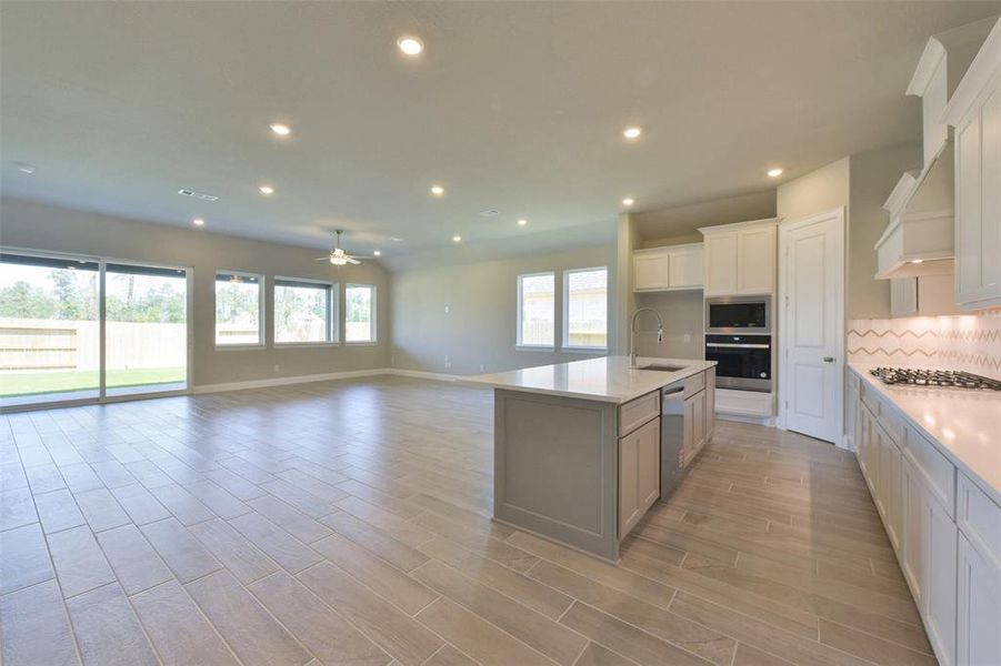 Spacious, unfurnished interior of a new home in Evergreen 50', Conroe (Image 26).