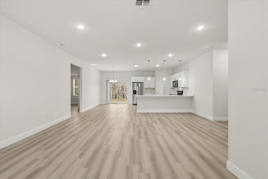Spacious, unfurnished interior of a new home in , Ocala (Image 30).