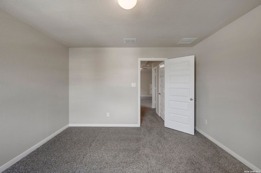 Spacious, unfurnished interior of a new home in Paloma Park, Converse (Image 35).