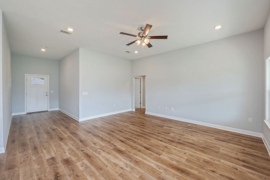 Spacious, unfurnished interior of a new home in , Crestview (Image 16).
