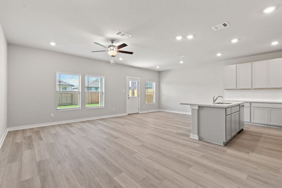 1,669sf New Home in Jarrell, TX.  - Slide 7