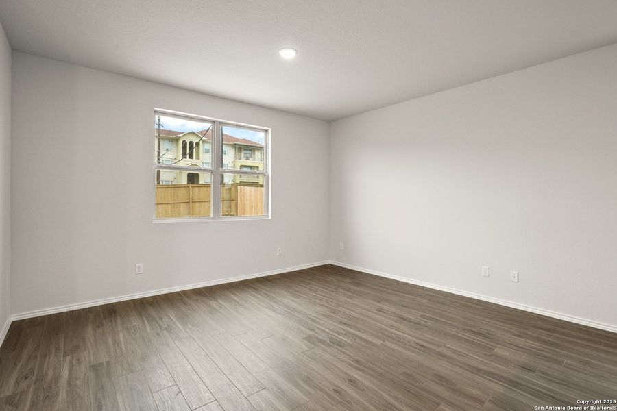 Spacious, unfurnished interior of a new home in Somerset Trails, San Antonio (Image 8). Spacious, unfurnished interior of a new home in Somerset Trails, San Antonio (Image 8).
