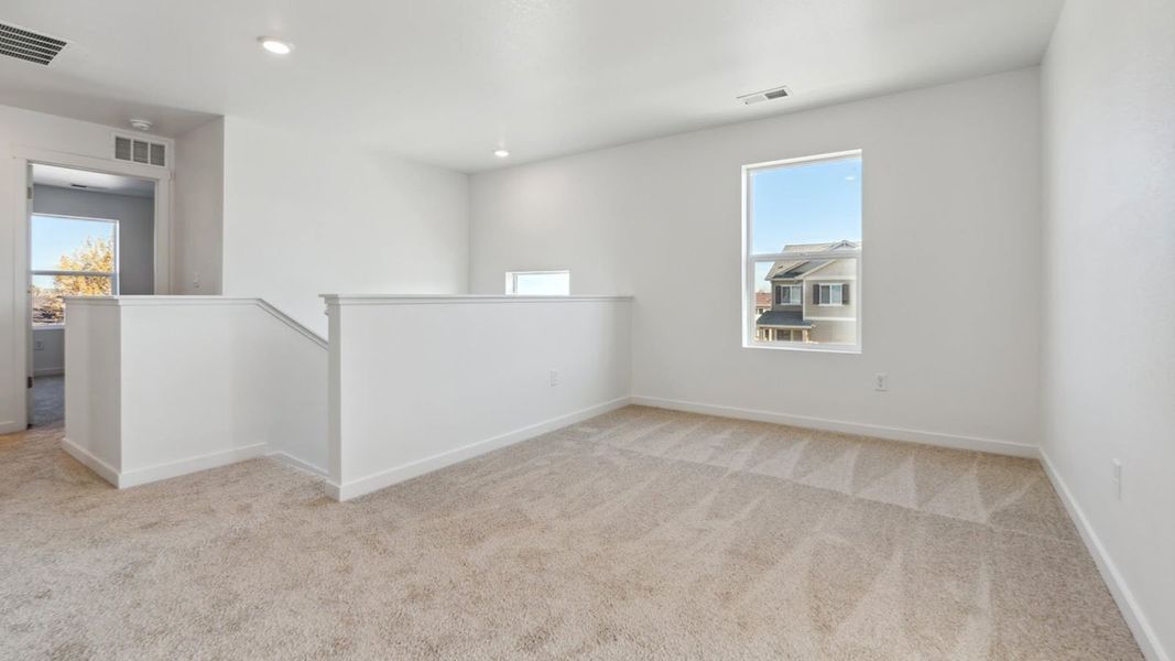Spacious, unfurnished interior of a new home in Vista Meadows, Fort Lupton (Image 13).