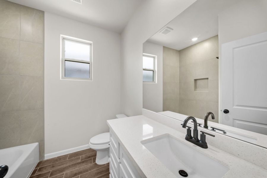 Furnished interior view inside a new home in Paloma Ranch, Harlingen (Image 7).