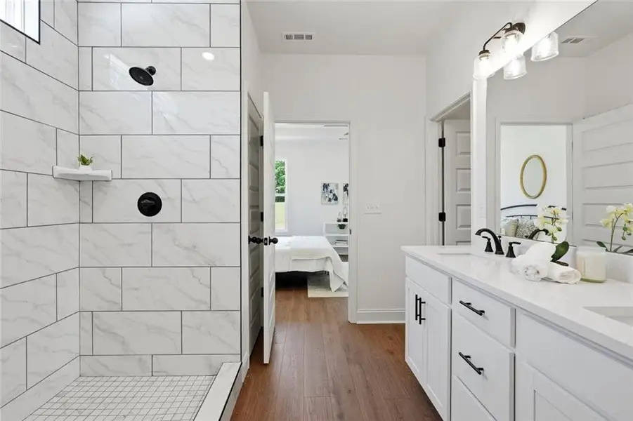 Furnished interior view inside a new home in , Mansfield (Image 18).