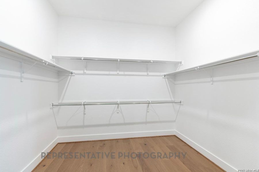 Spacious, unfurnished interior of a new home in Davis Ranch, San Antonio (Image 21).