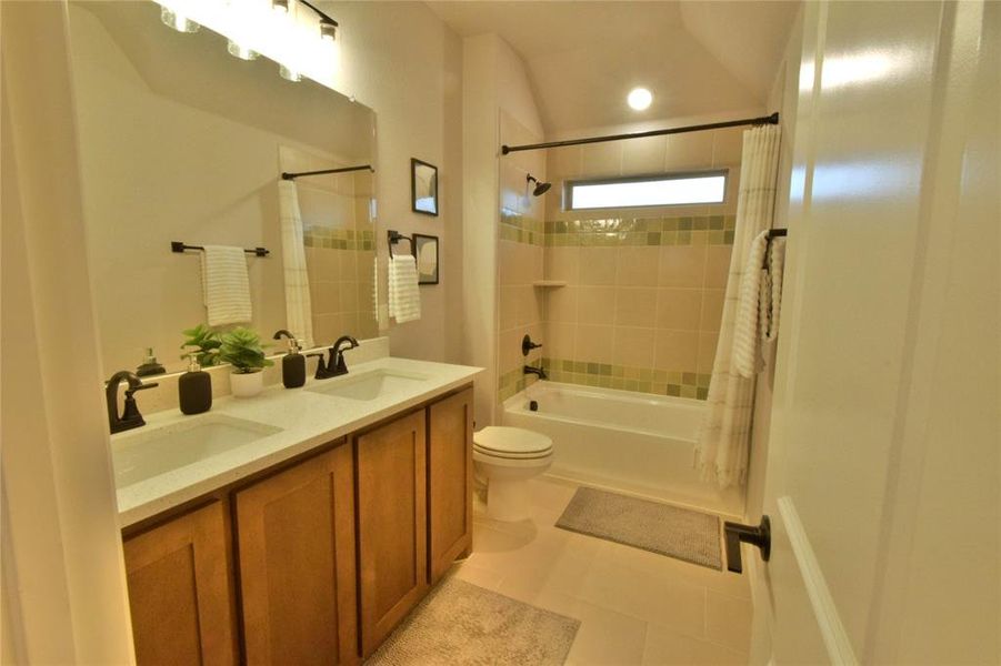 Furnished interior view inside a new home in Abe's Landing, Granbury (Image 8).