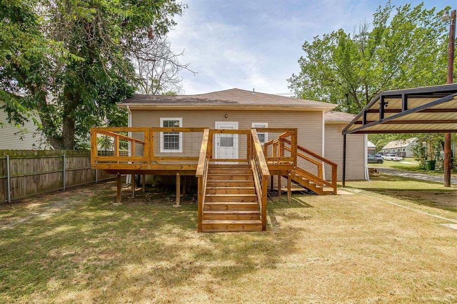Exterior details and patio area of a home in , Mineral Wells (Image 26).