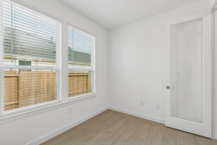 Spacious, unfurnished interior of a new home in Windcress, Cove (Image 24).