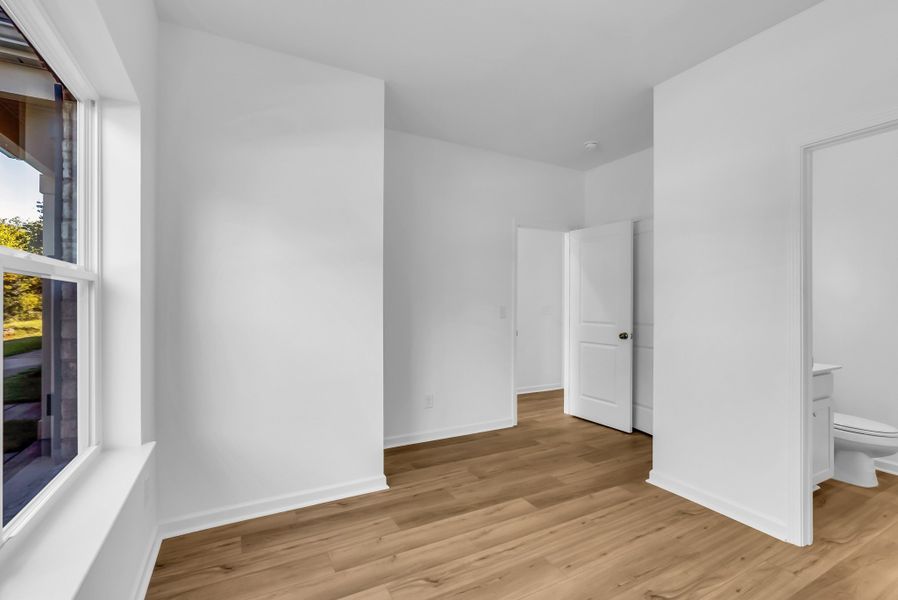 Spacious, unfurnished interior of a new home in Sweetbriar Place, Lebanon (Image 17).