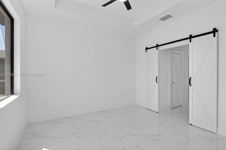 Spacious, unfurnished interior of a new home in , Lehigh Acres (Image 30).