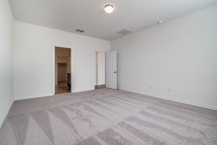 Spacious, unfurnished interior of a new home in Heartland, Crandall (Image 16).