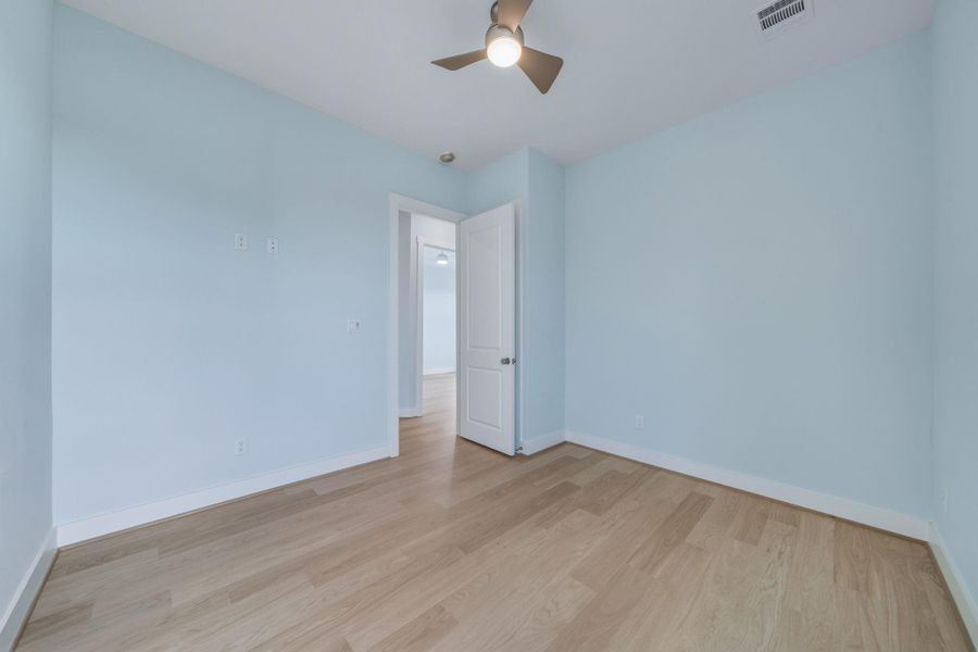 Spacious, unfurnished interior of a new home in , Galveston (Image 21).