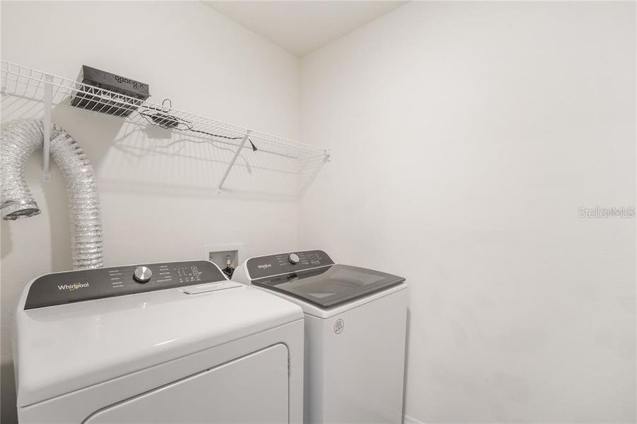 Close-up of interior finishes inside a home in Abbott Park, Zephyrhills (Image 12).