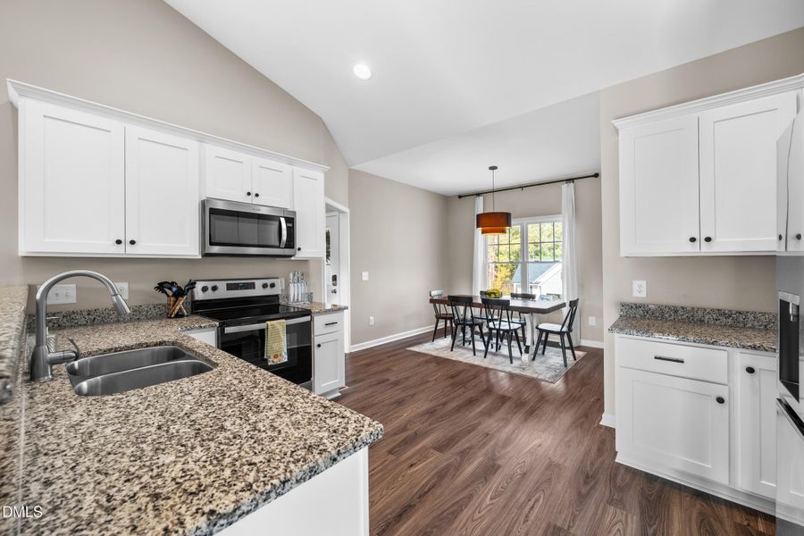 11 -4716 lord james pl, interior, kitche 11 -4716 lord james pl, interior, kitche