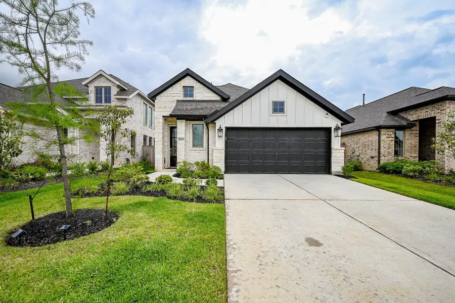 Image 9 of a home in The Grand Prairie 40'. Image 9 of a home in The Grand Prairie 40'.