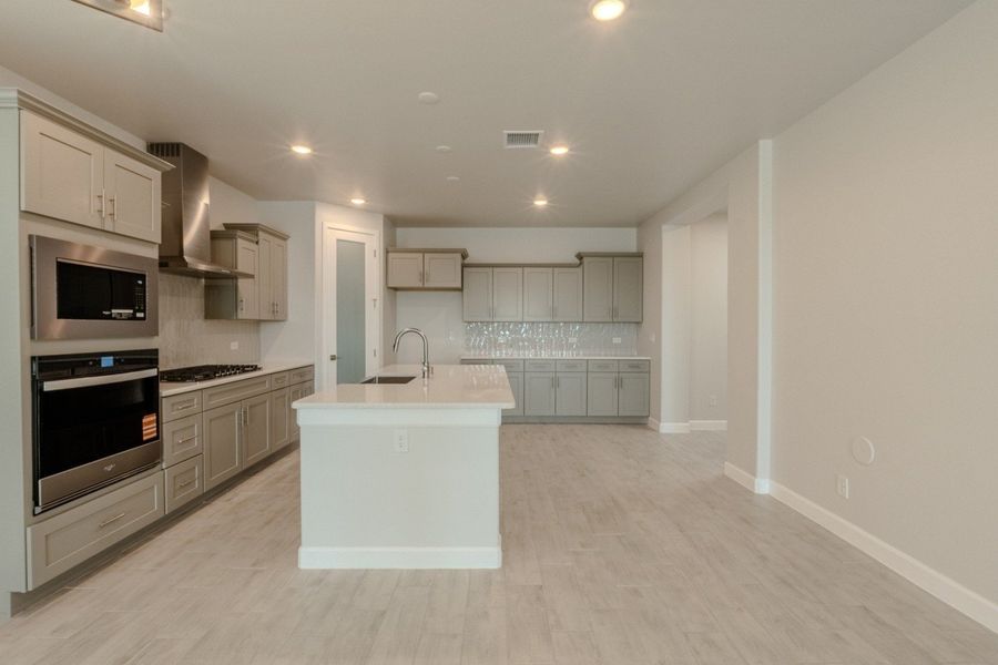 Furnished interior view inside a new home in Paseo Del Este, El Paso (Image 8).