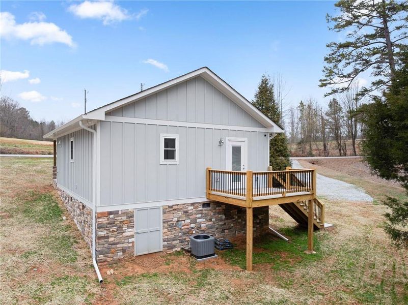 Exterior details and patio area of a home in , Gainesville (Image 17).