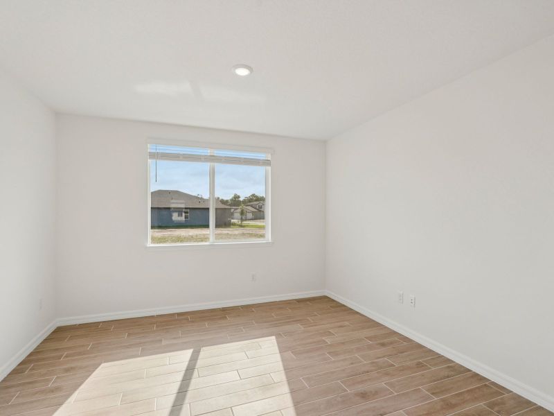 Spacious, unfurnished interior of a new home in Oakfield Trails - Signature Series, Parrish (Image 14). Spacious, unfurnished interior of a new home in Oakfield Trails - Signature Series, Parrish (Image 14).