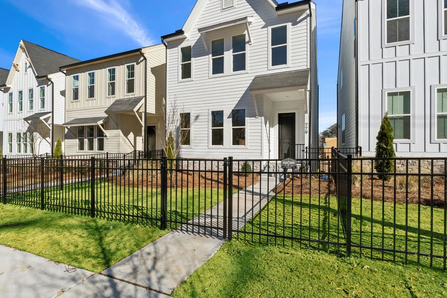 Exterior details and patio area of a home in Celesta, Decatur (Image 23).