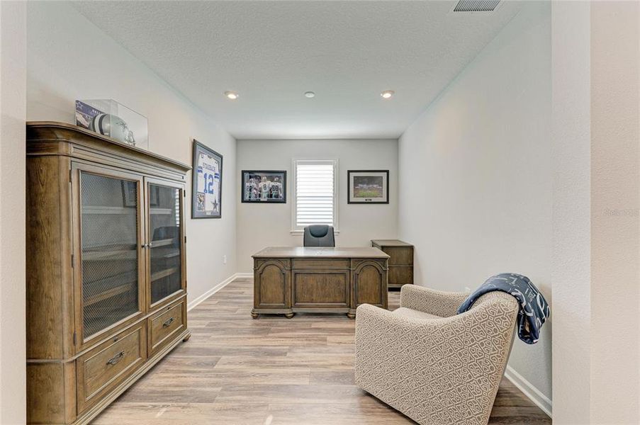 Furnished interior view inside a new home in , Venice (Image 38).