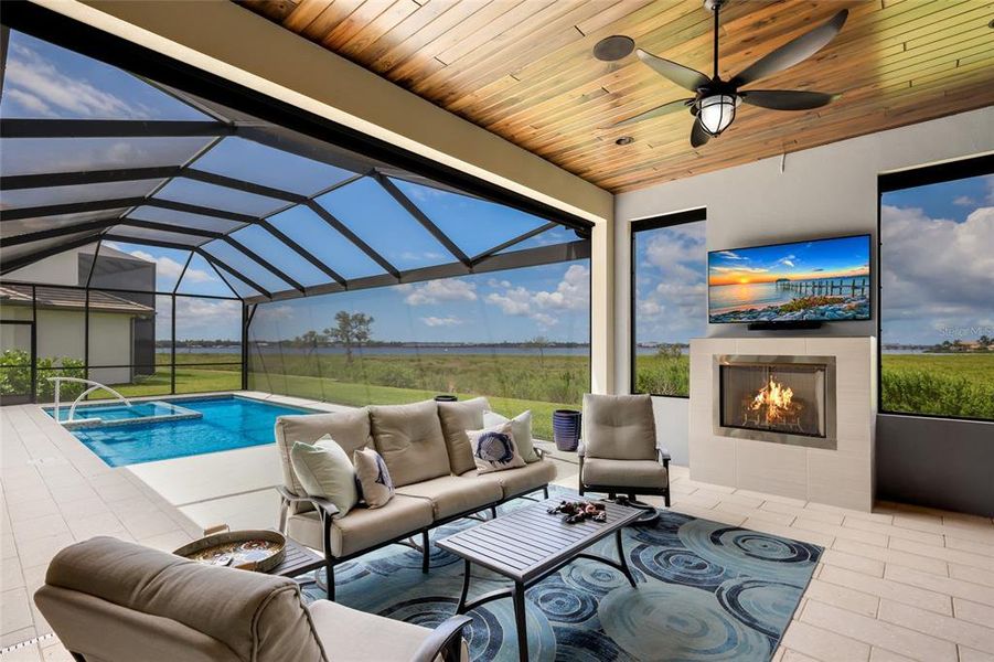 Exterior details and patio area of a home in , Palmetto (Image 4).