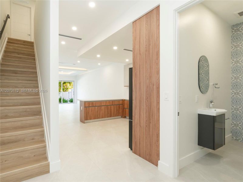 Furnished interior view inside a new home in , Fort Lauderdale (Image 7).