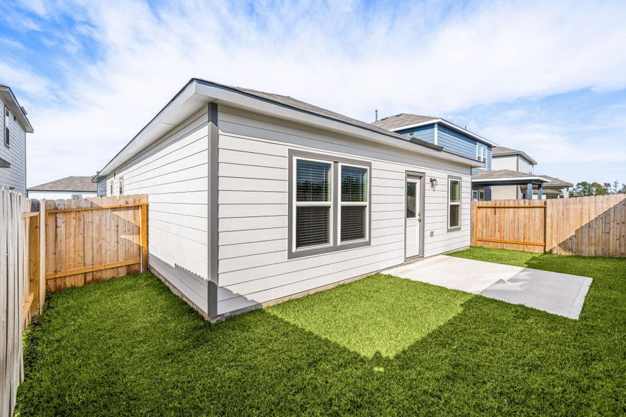 Exterior details and patio area of a home in Northpark South, Porter (Image 4).