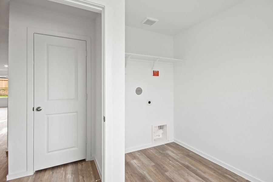 Spacious, unfurnished interior of a new home in Mill Creek, Magnolia (Image 13). Spacious, unfurnished interior of a new home in Mill Creek, Magnolia (Image 13).