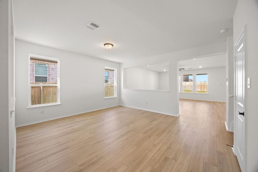 Spacious, unfurnished interior of a new home in Salerno - Classic Collection, Round Rock (Image 8).