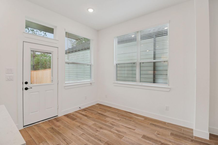 Spacious, unfurnished interior of a new home in Kresston, Montgomery (Image 14).