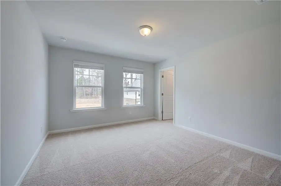 Spacious, unfurnished interior of a new home in Hamilton Lakes, Lawrenceville (Image 24).