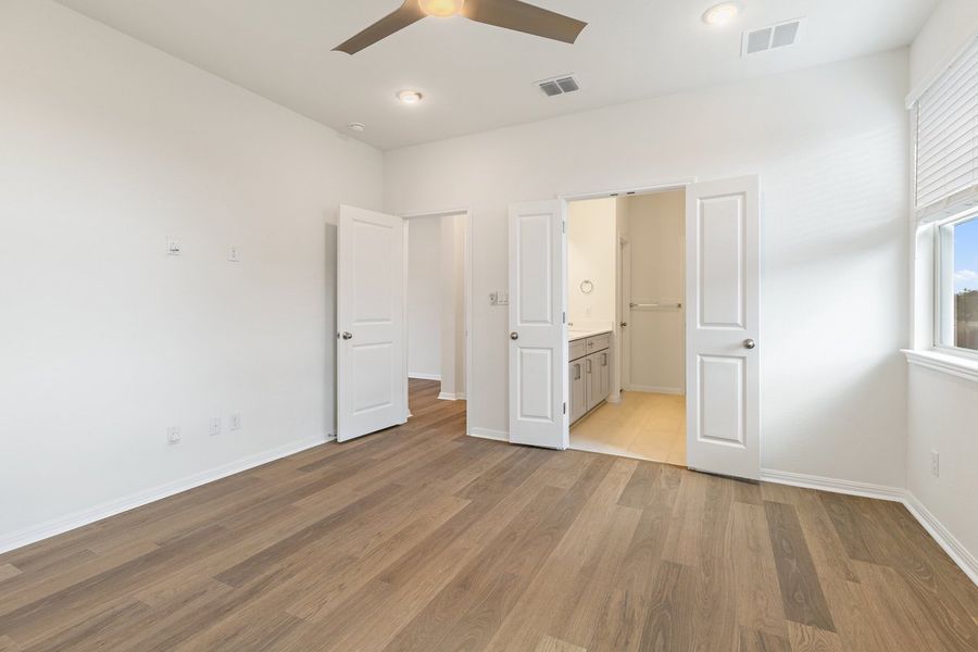 Spacious, unfurnished interior of a new home in Sage Hollow, Kyle (Image 23). Spacious, unfurnished interior of a new home in Sage Hollow, Kyle (Image 23).