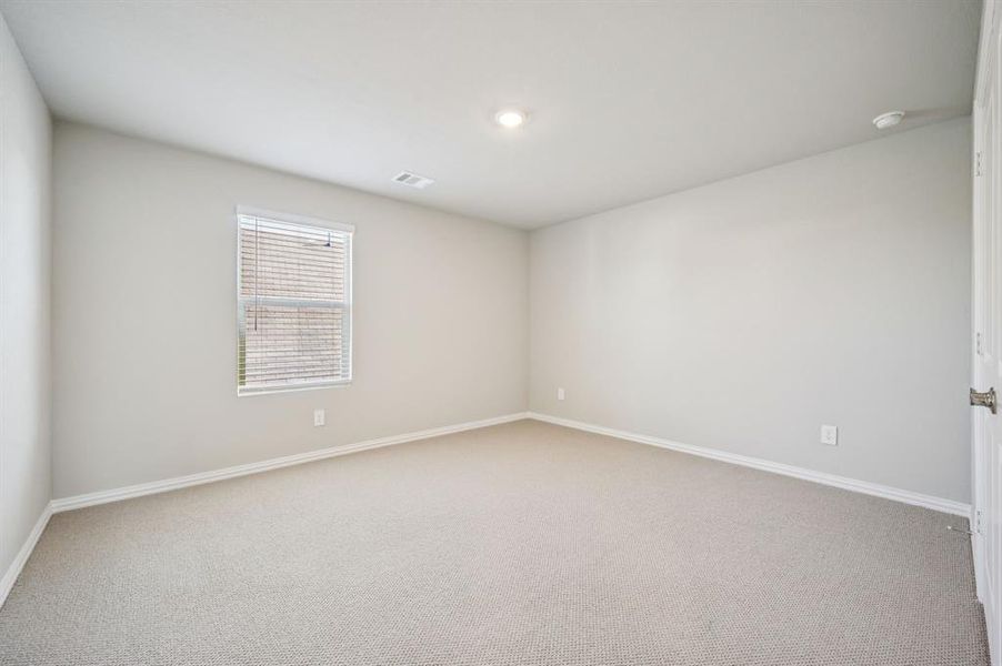 Spacious, unfurnished interior of a new home in Simpson Crossing - Signature Series, McKinney (Image 33).