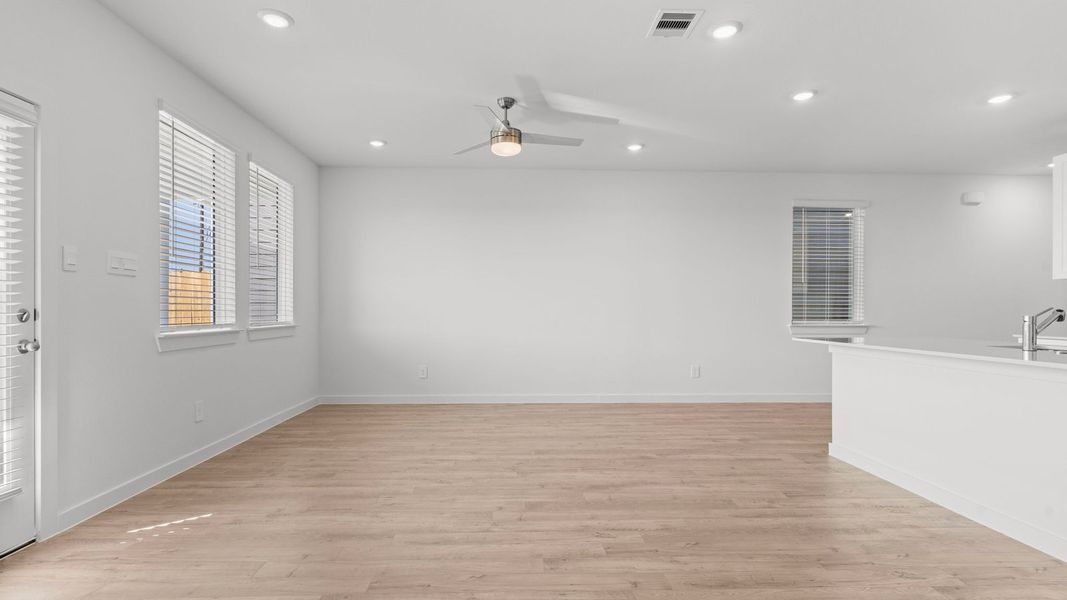 Spacious, unfurnished interior of a new home in Villarosa at Tamarron, Katy (Image 39).