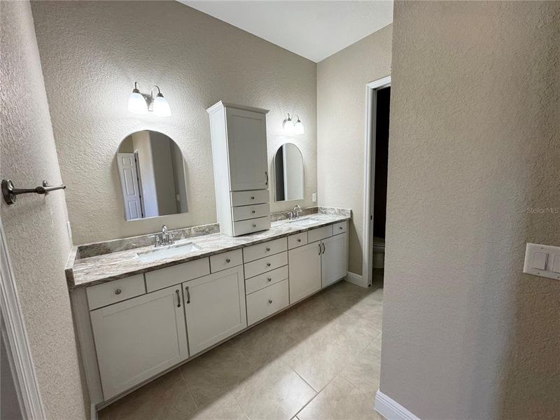 Furnished interior view inside a new home in , Ocala (Image 14).