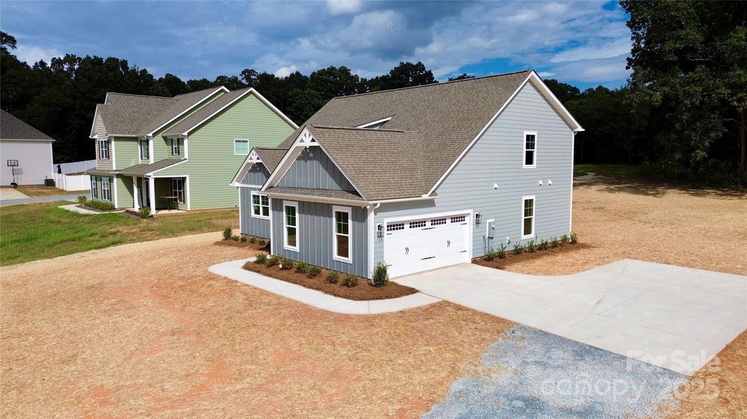 Image 36 of a home in .