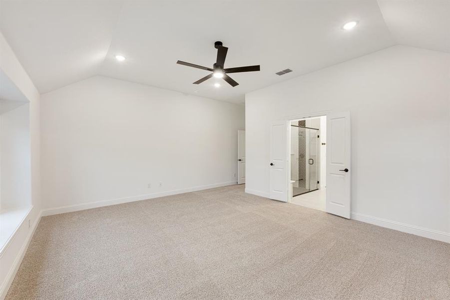 Spacious, unfurnished interior of a new home in Terracina, Rockwall (Image 26).