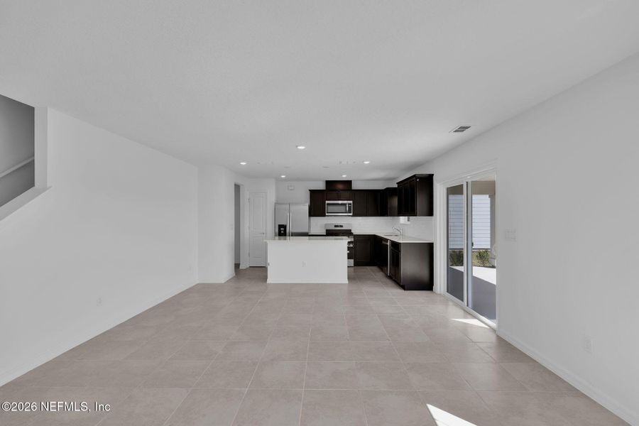 Spacious, unfurnished interior of a new home in Wells Landing, Jacksonville (Image 20).