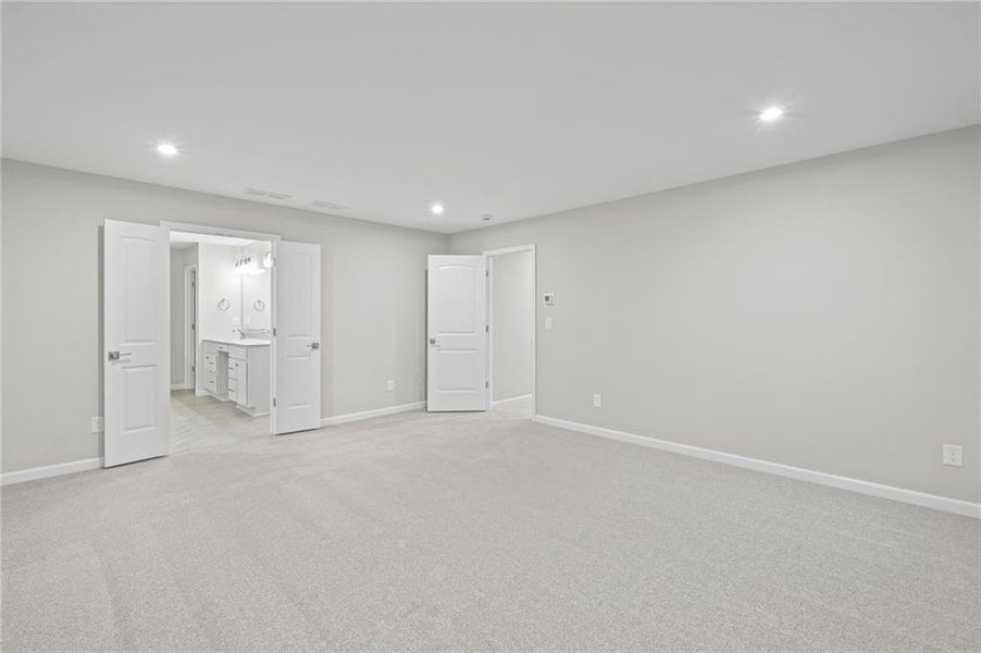 Spacious, unfurnished interior of a new home in Pickens Bluff, Hiram (Image 38).
